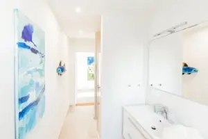 Ferienhaus und Galerie ku. Pellworm Nordseeinsel Auszeit Urlaub Badezimmer