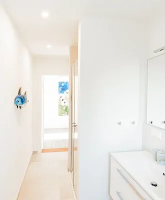 Ferienhaus und Galerie ku. Pellworm Nordseeinsel Auszeit Urlaub Badezimmer