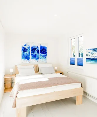 ferienwohnung ferienhaus ku galerie ku pellworm insel nordsee schlafzimmer kunst