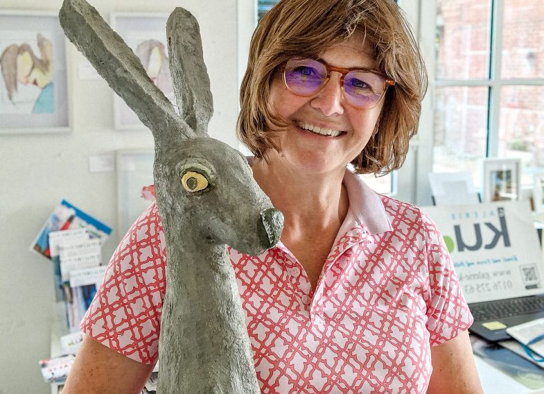 galerie ku angelika hönig inhaberin skulptur hase